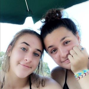 Meet your Posher, Caroline